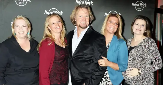 Photo of Sister Wives cast.