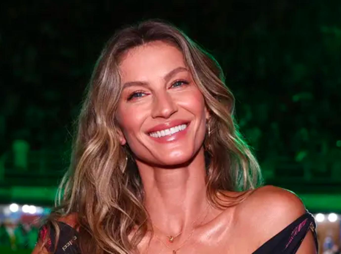 Gisele Xmas family message goes viral, while Tom Brady suffers