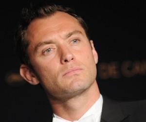 2011__07__Jude_Law_July22newsbt01 300×273.jpg