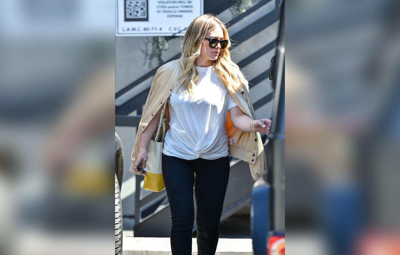 hilary duff baby bump a day of pampering pics 03