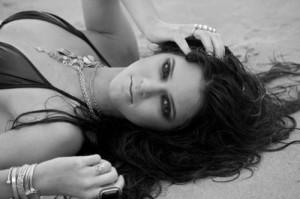 2010__07__Kendall_Jenner_July19_14 300×199.jpg