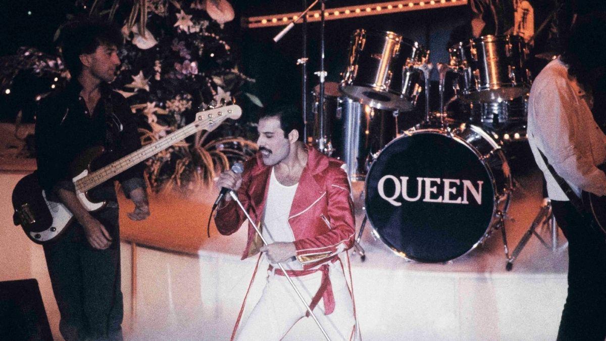 Photo of The Queen frontman reportedly called his only child his 'little froggie.'