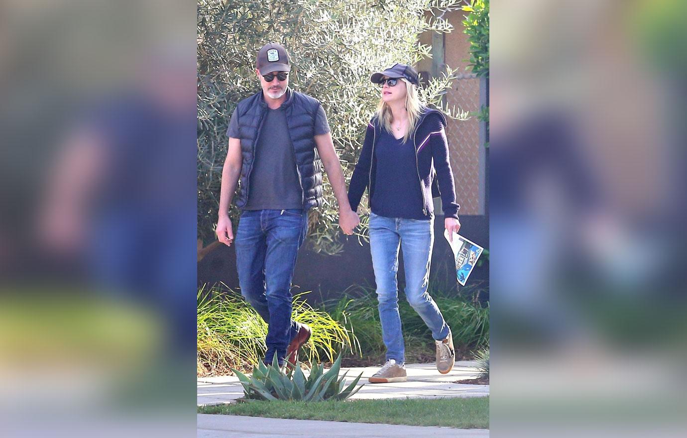 Anna faris boyfriend house hunting