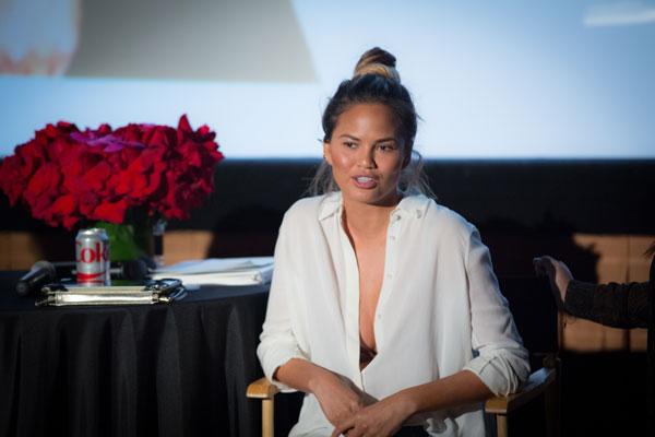 Chrissy teigen supports international style institute 02