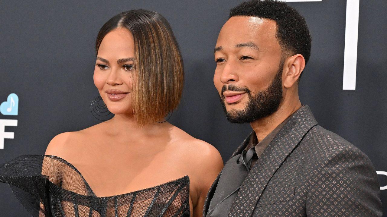 Image of Chrissy Teigen and John Legend. 