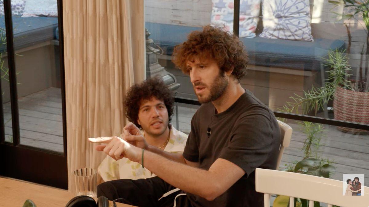 Photo of Selena Gomez admitted she never saw the DM until they filmed the podcast episode.