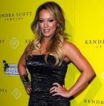 2011__08__Hilary_Duff_August28 146×150.jpg