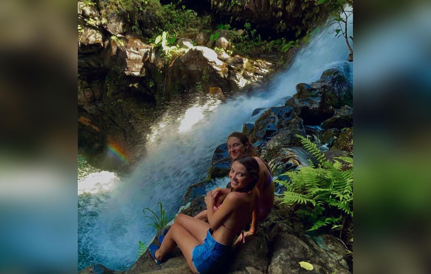 Aaron Rodgers Shailene Woodley Join Miles Teller Wife Keleigh Sperry On Hawaiian Vacation