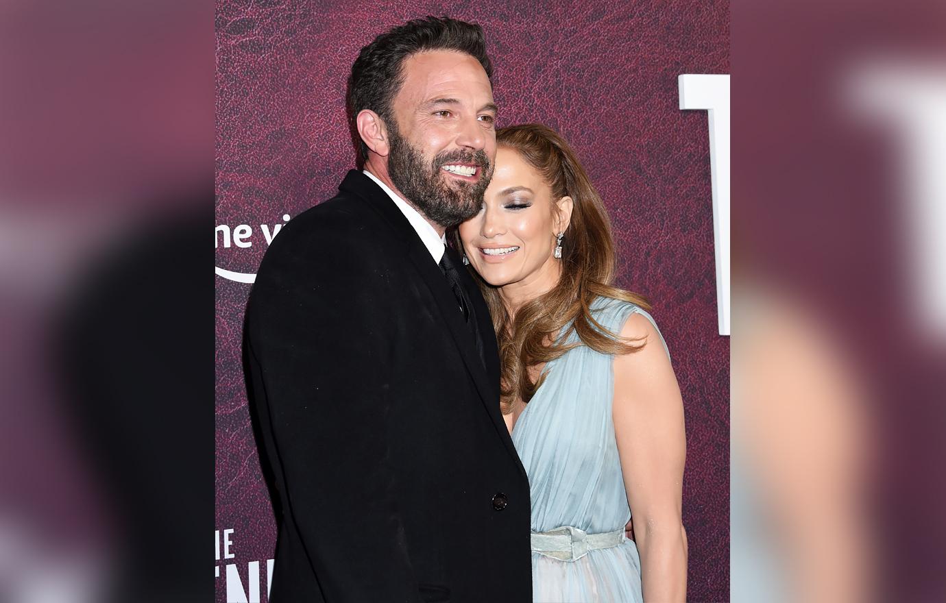 ben affleck cant stand rumors emasculated girlfriend jennifer lopez ok