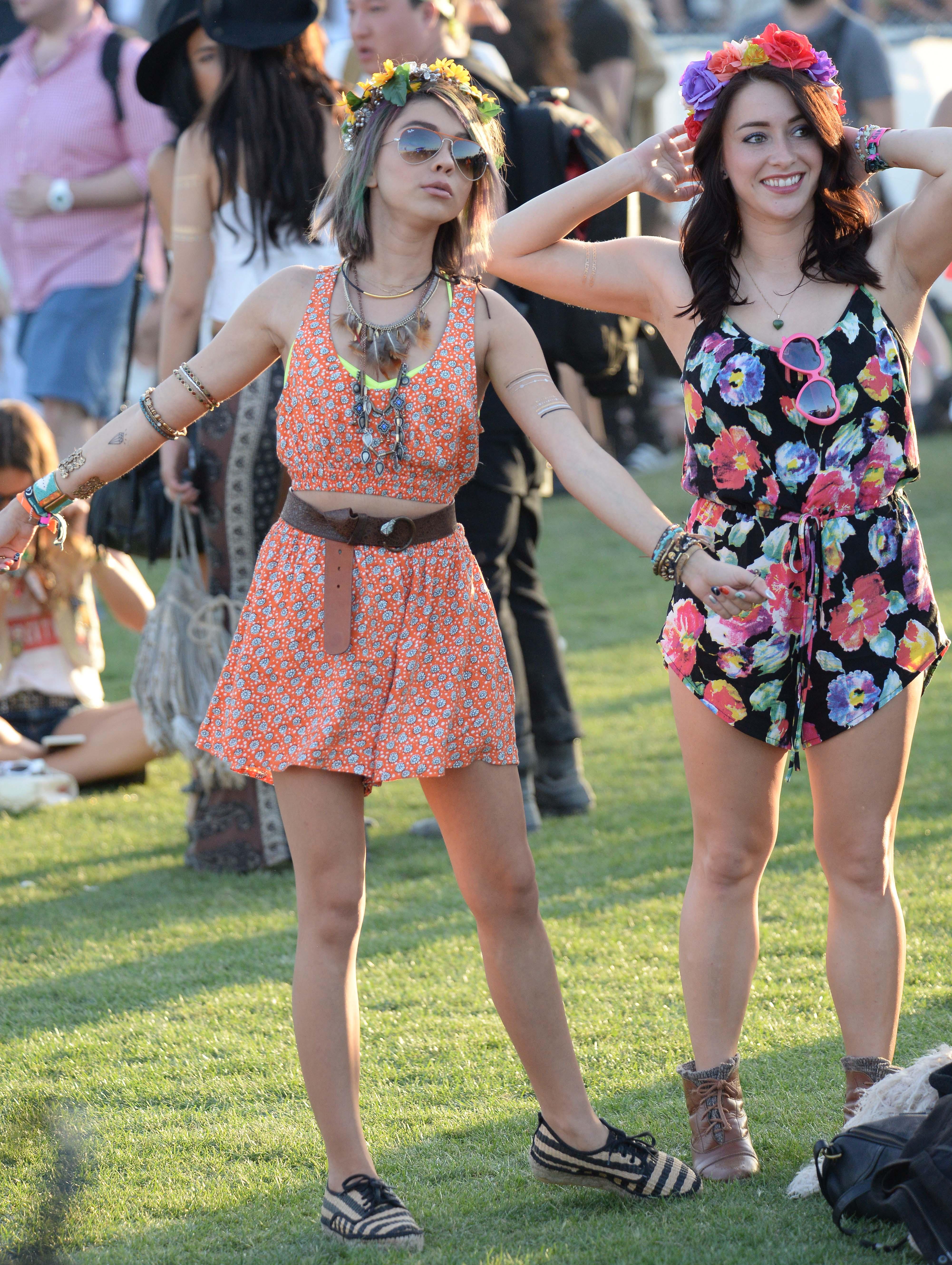 Modern Family star Sarah Hyland dances around to the music of Hozier on Day 2 of the Coachella Music Festival in Indio, Ca