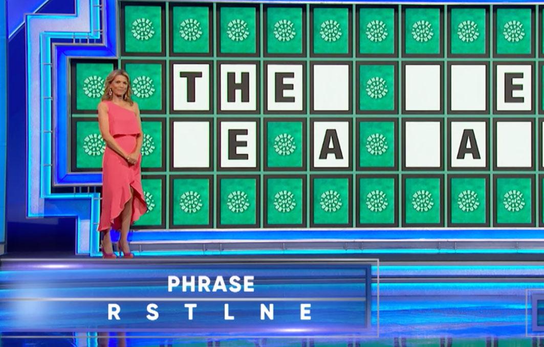 wheel of fortune vanna white dress kim kardashian