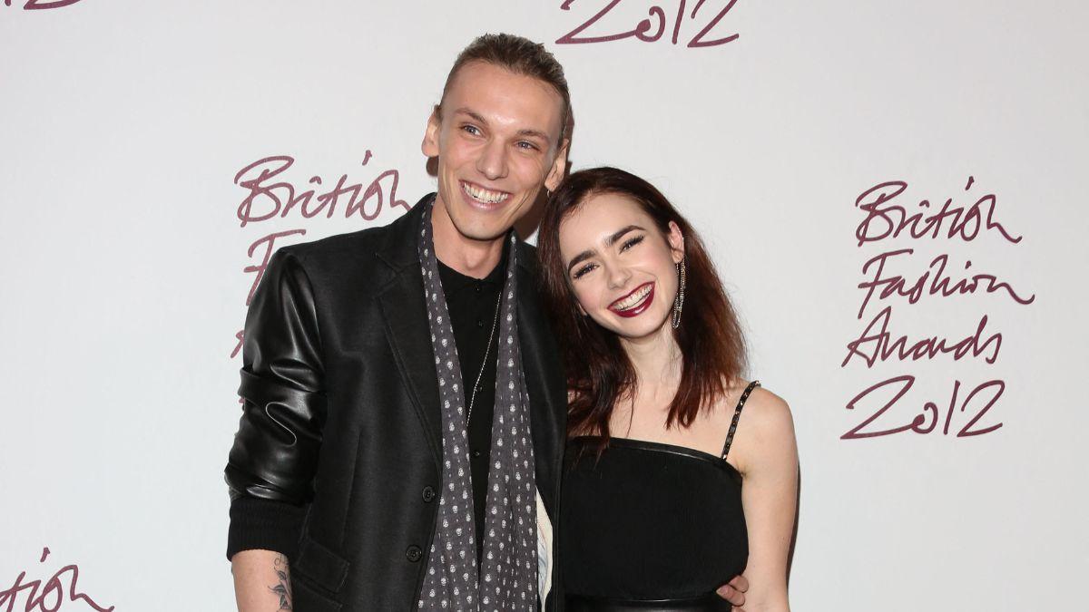 celebrities dated after playing siblings on screen photos