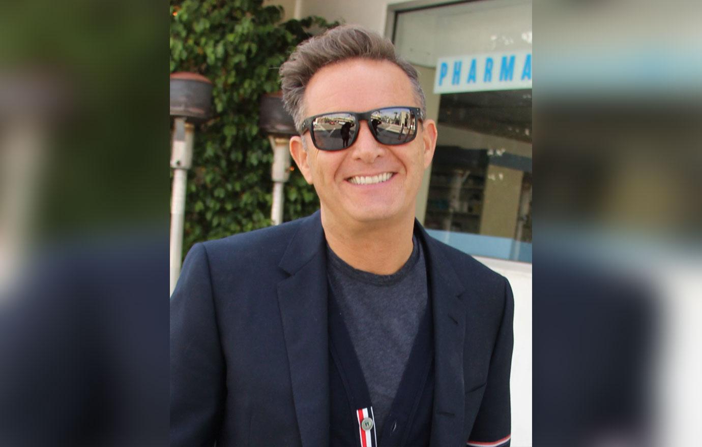 Tom arnold accused mark burnett choking him 1