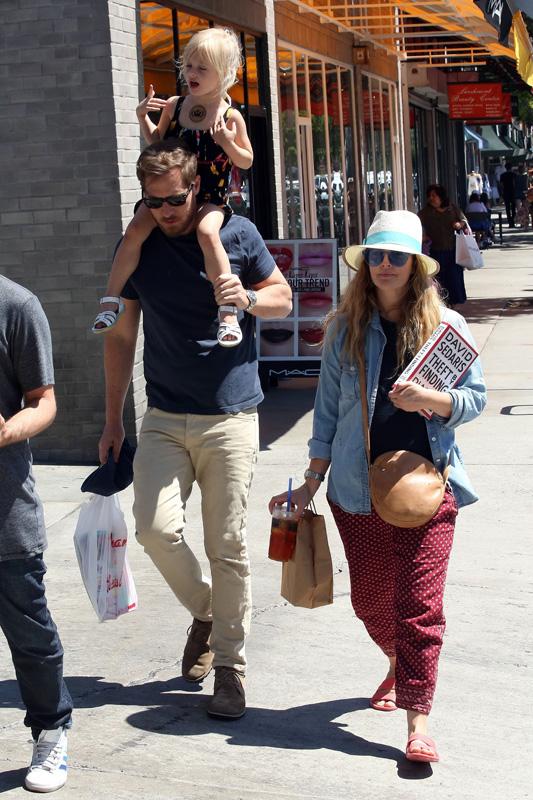 *EXCLUSIVE* Drew Barrymore and Will Kopelman reunite for a family shopping trip