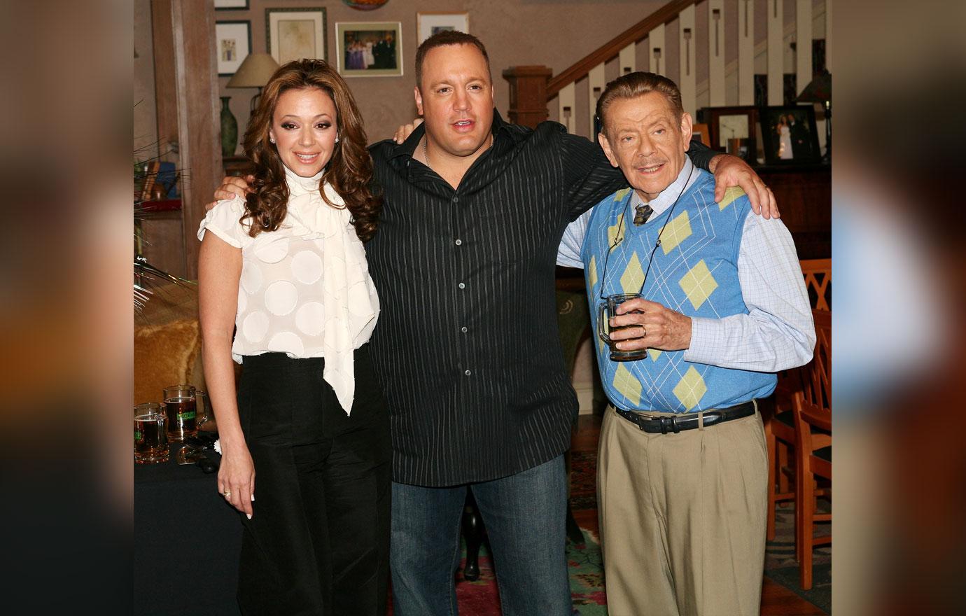 Kevin Can Wait Erinn Hayes Leah Remini 03