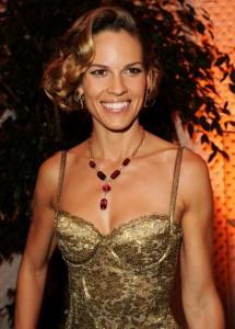 2010__11__okmagazine style hilaryswank 215&#215;300.jpg