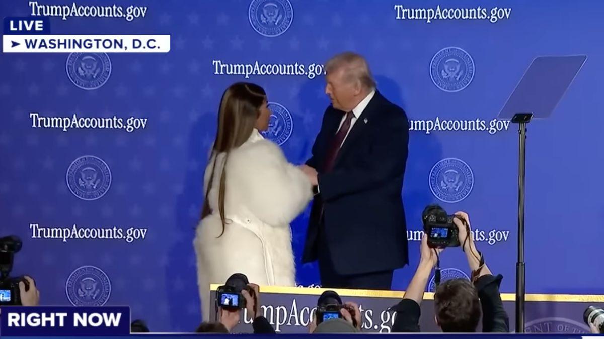 Photo of Nicki Minaj and Donald Trump's body language was 'awkward and mismatched' when they first greeted each other.