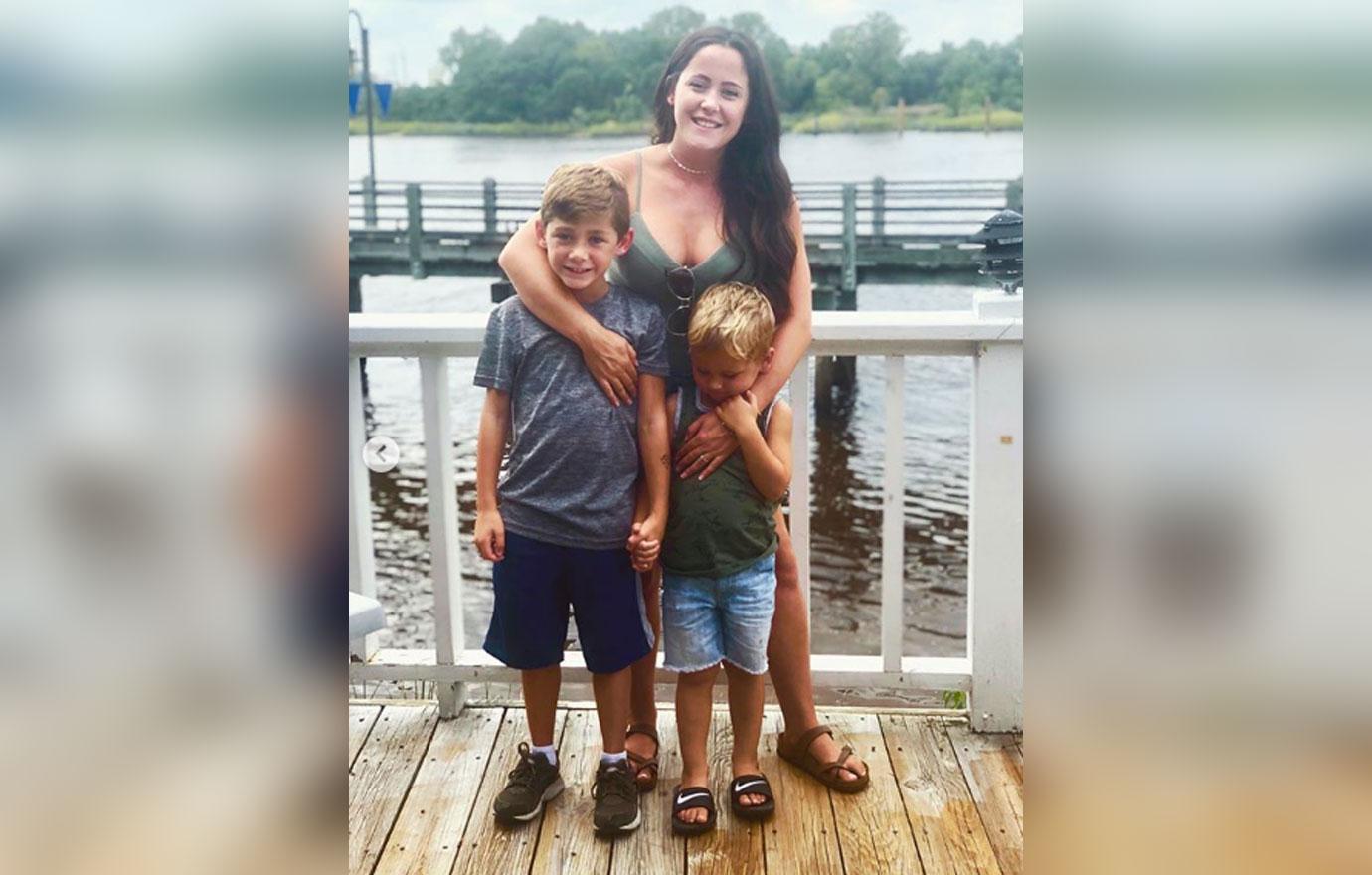 Fans slam jenelle evans using sons as photo ops 02