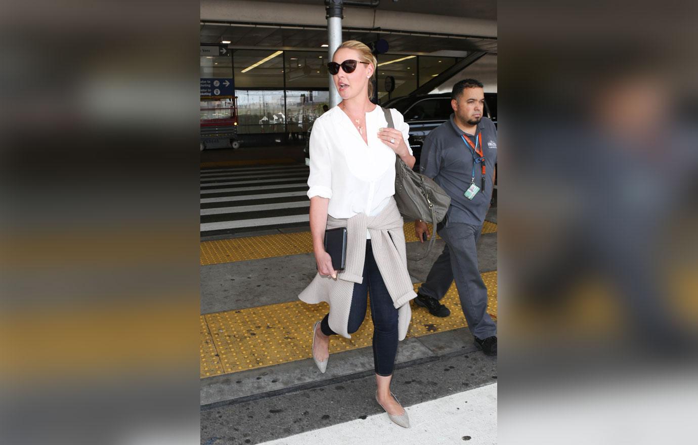 Katherine heigl apologizes goofy selfies brothers grave 2