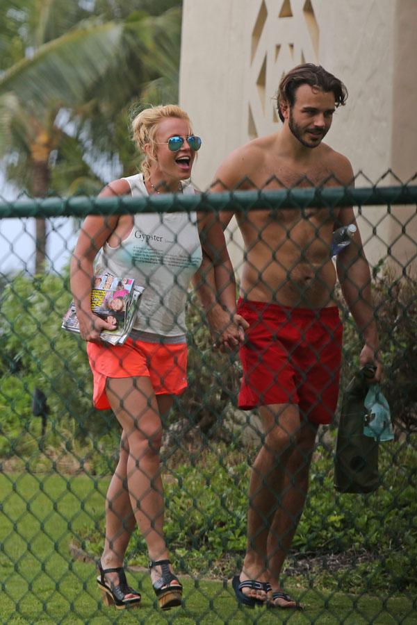 Britney spears charlie ebersol engagement ring hawaii  copy