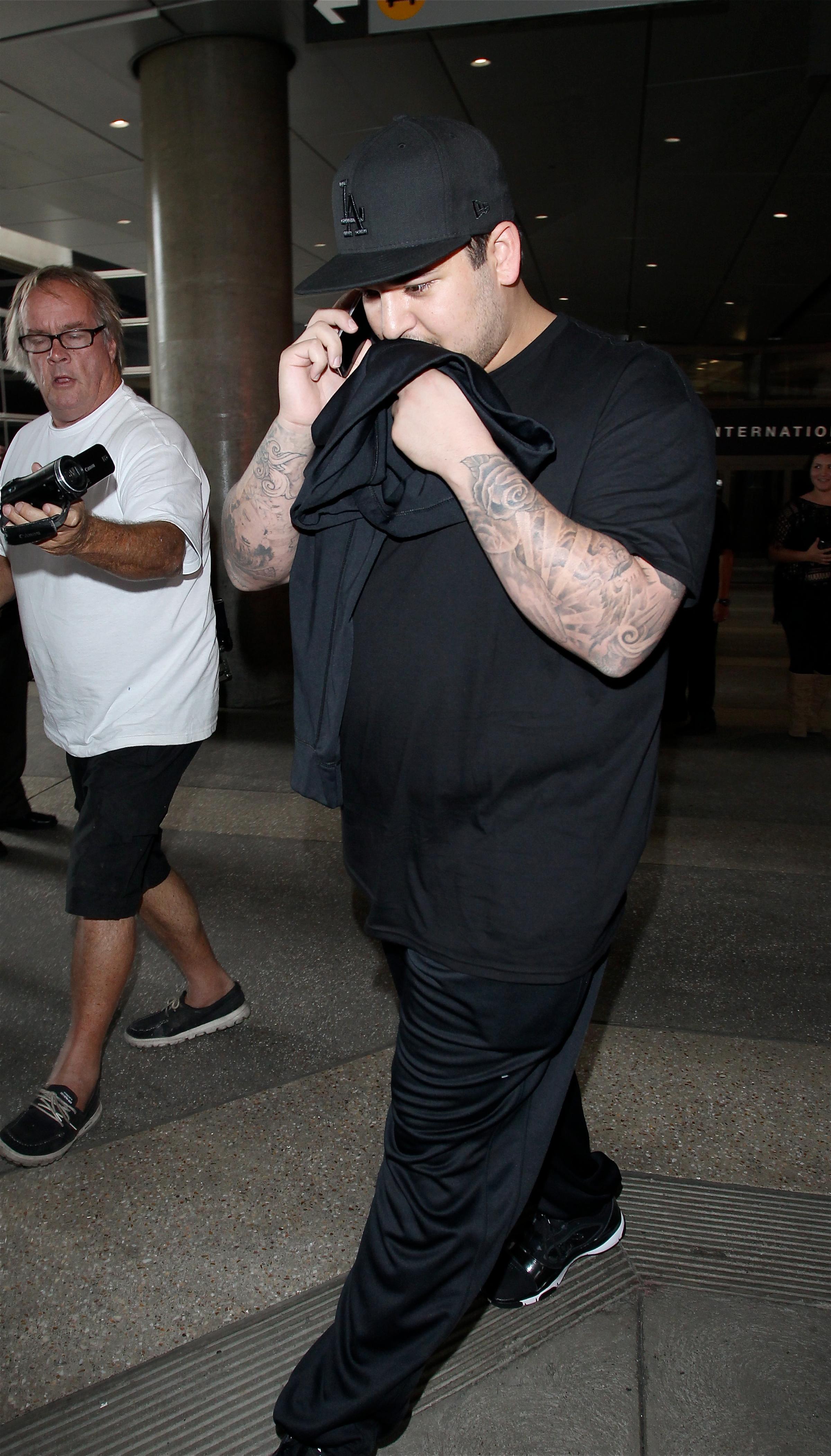 Rob Kardashian spotted arriving in LAX