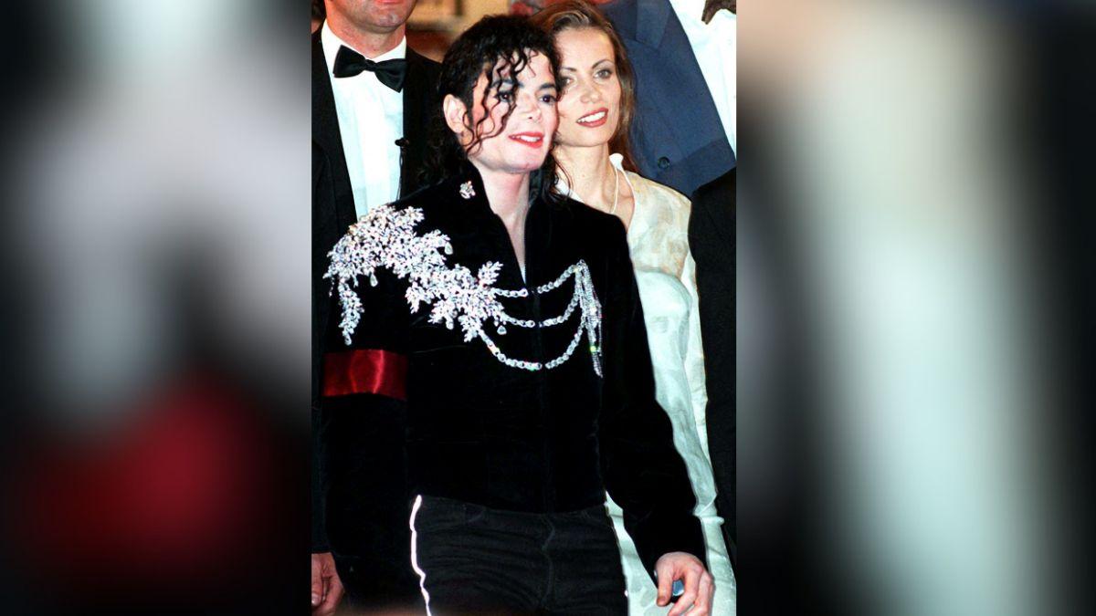 image of The singer died in 2009. 