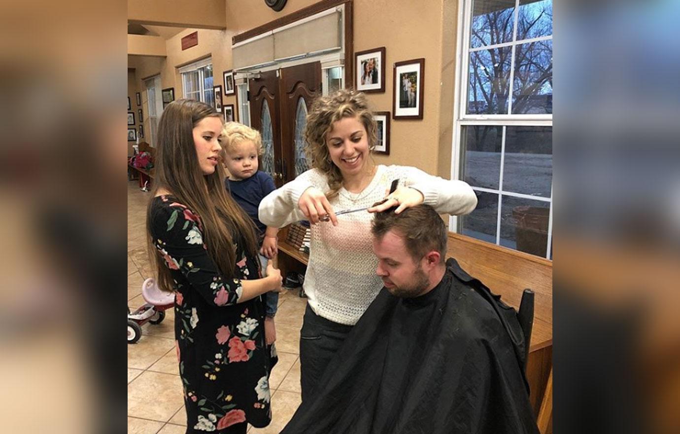 Counting on john david duggar wife abbie cuts hair pics 01