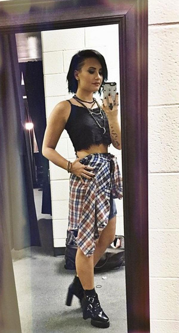 Demi Lovato Weight Loss 9 Amazing Instagram Pics of Demi's New Bod