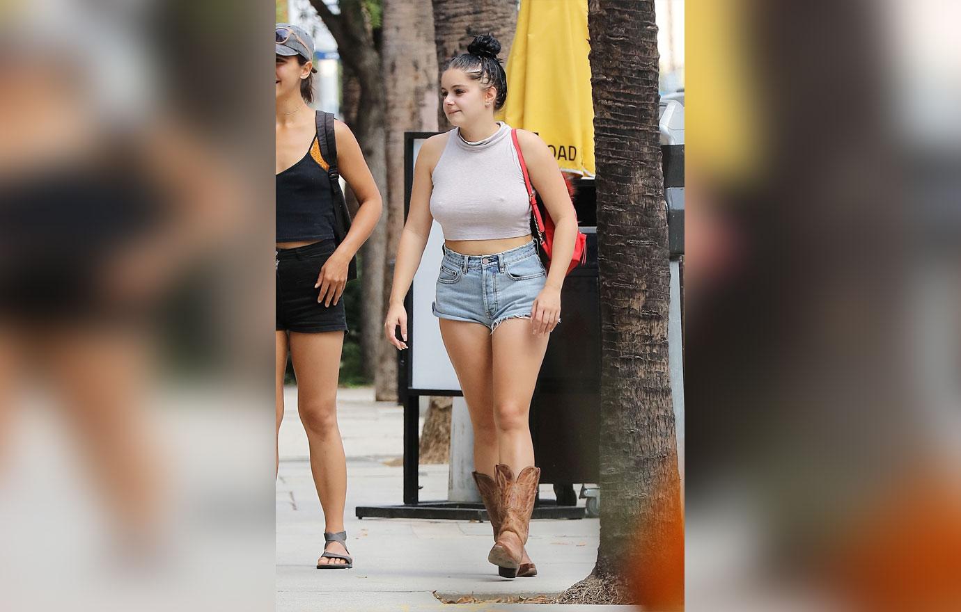 Ariel winter nearly naked