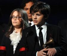 2010__04__Paris_Jackson_Prince_Jackson_April7news 225×187.jpg