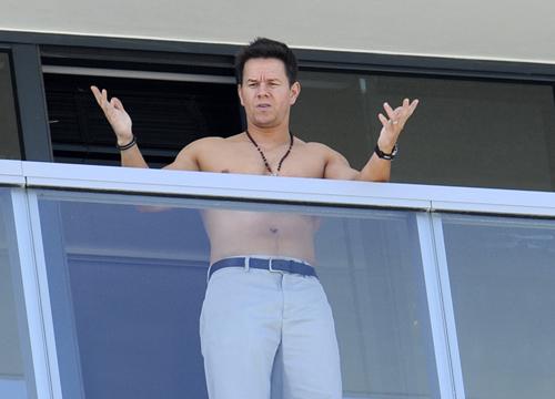 Mark wahlberg april2 808_ _1.jpg