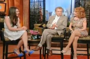 2011__07__Mila_Kunis_Regis_and_Kelly_July19newsnea 300×197.jpg