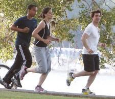 2009__10__full_tom_cruise_8_wenn2599714 225×195.jpg