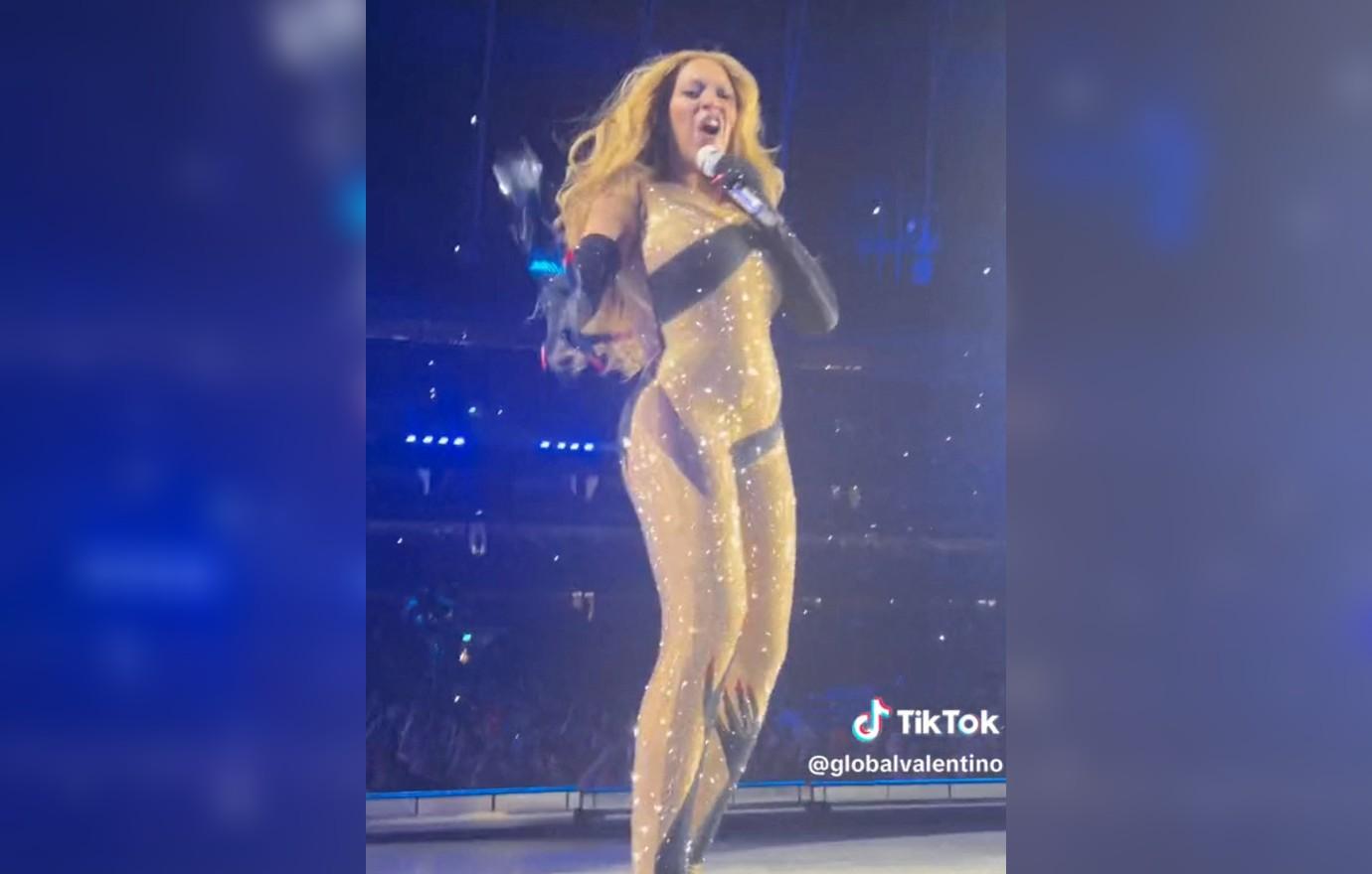 Beyonce?s nightmare moment: Breast pops out during concert - MARCA