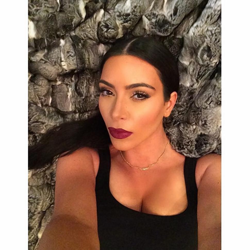 Kim kardashian perfect 365 selfies08