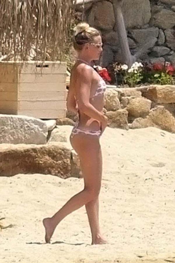 Kate hudson greece bikini vacation photos 06