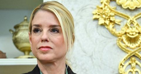 pic of Pam Bondi.