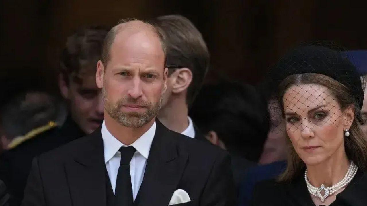 image of royal family