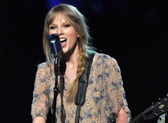 Taylor Swift Debuts 'Eyes Open' From 'Hunger Games' Soundtrack