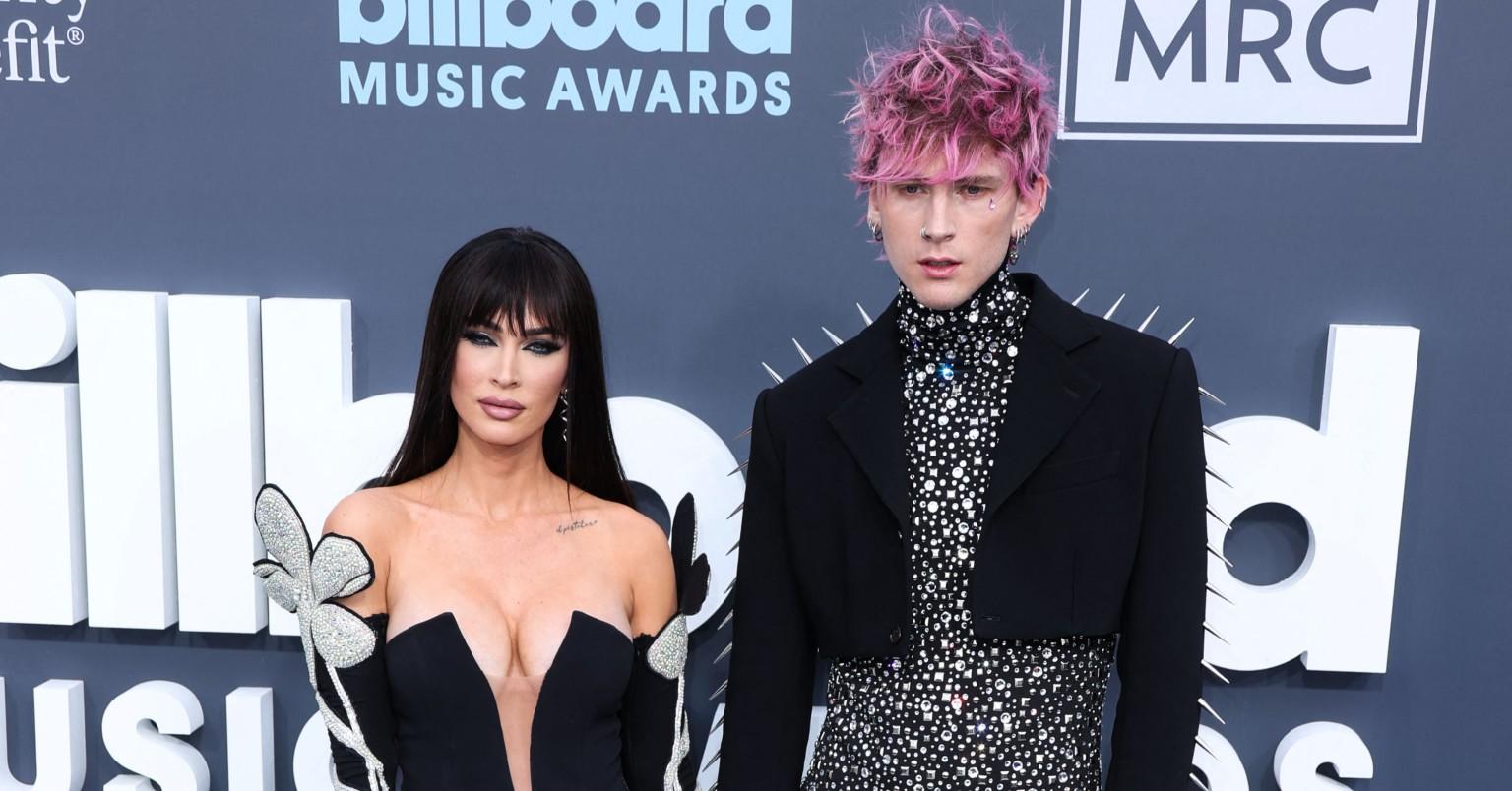 devastated megan fox still loves machine gun kelly after split