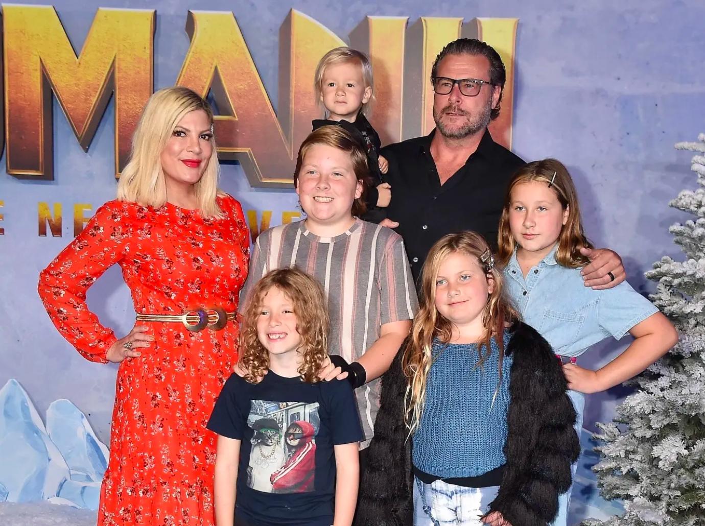 tori spelling hospitalized  days split dean mcdermott