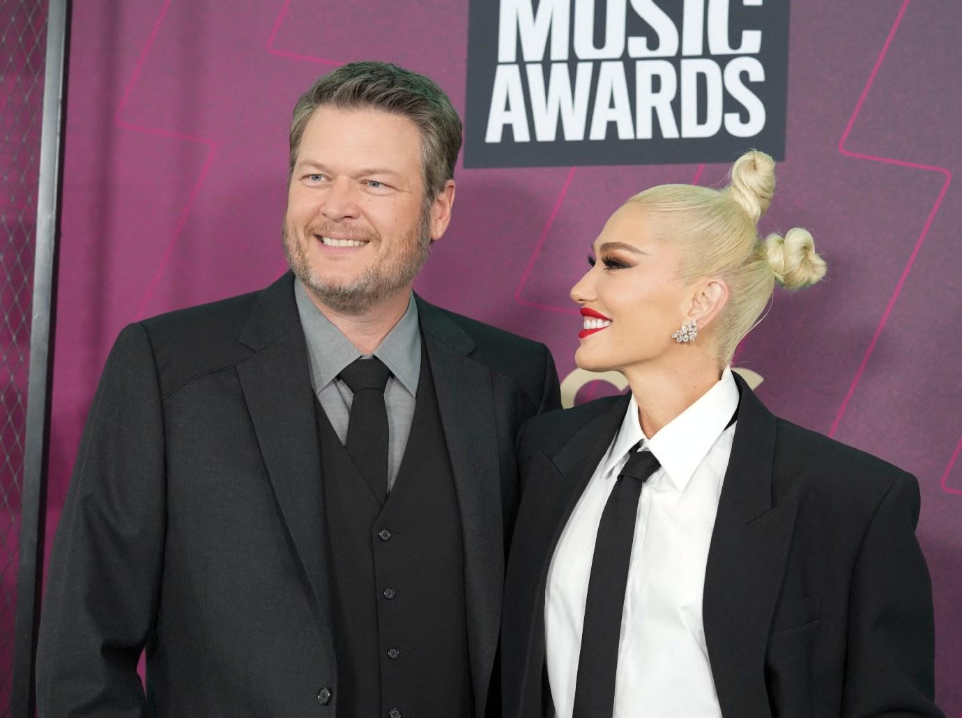 blake shelton gushes over gwen stefanis son apollo dressing like him