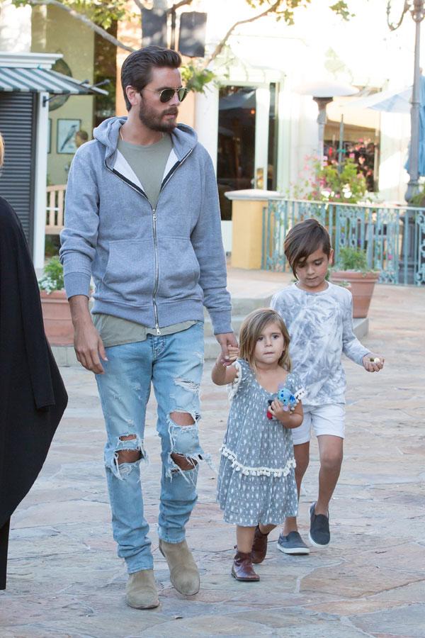 scott disick babysitting penelope and mason