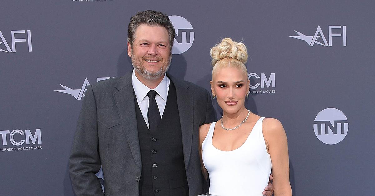 friends of blake shelton gwen stefani fear they are falling out of love pp