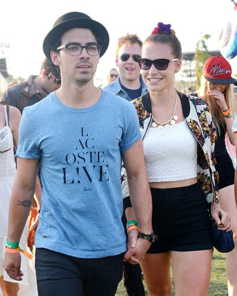 Ok_041513 joe jonas coachella_ _1.jpg