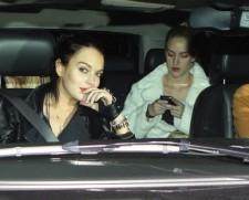 2010__02__lindsay_lohan_Feb12_1 225×181.jpg