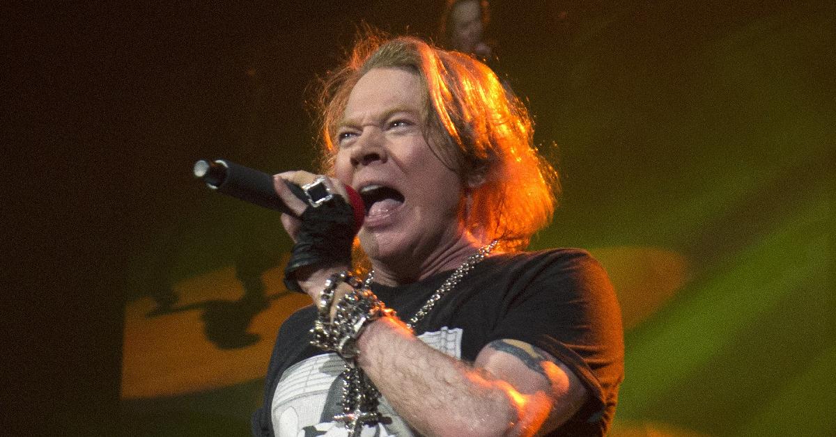 Axel Rosa Axl Rose Meltdowns At Guns N’ Roses Mega-Stadium Gig Over 'Spotlight'