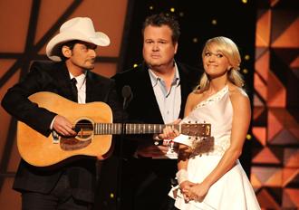 Brad paisley carrie underwood cma2011 nov10newsbt.jpg
