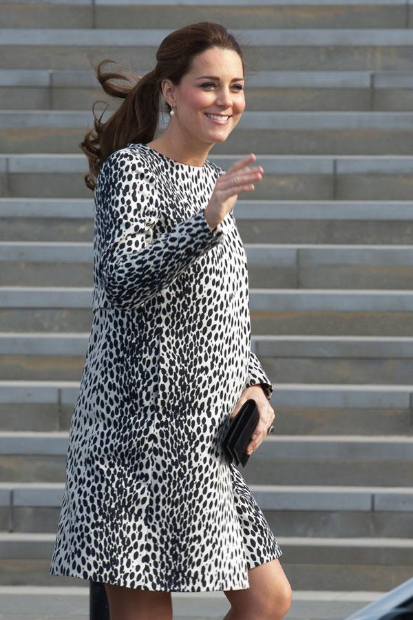 Kate middleton baby bump 05