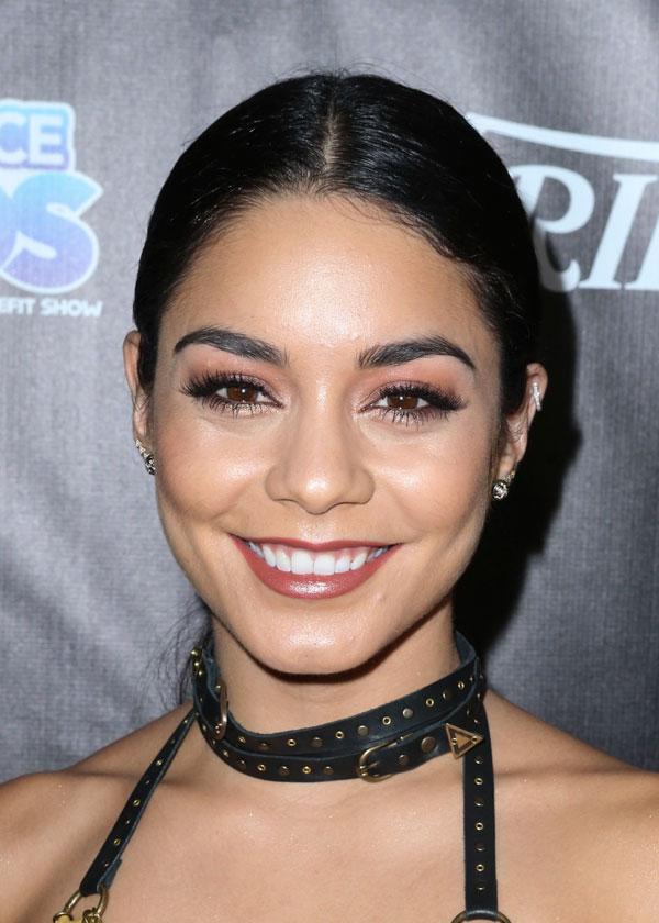 vanessa hudgens naked photos scandals grease